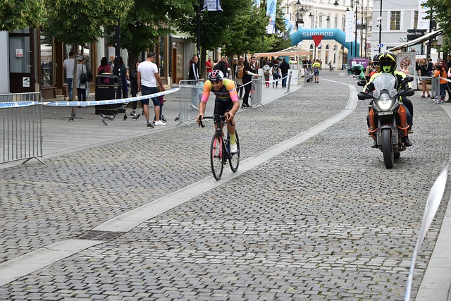 似乎在面对 似乎在面对